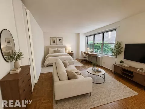 888 8th Ave #4S, New York, NY 10019