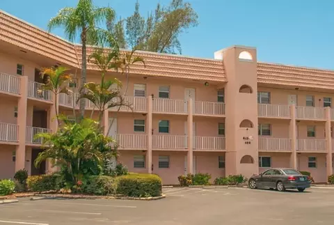 400 Forest Lakes Blvd #302, Naples, FL 34105