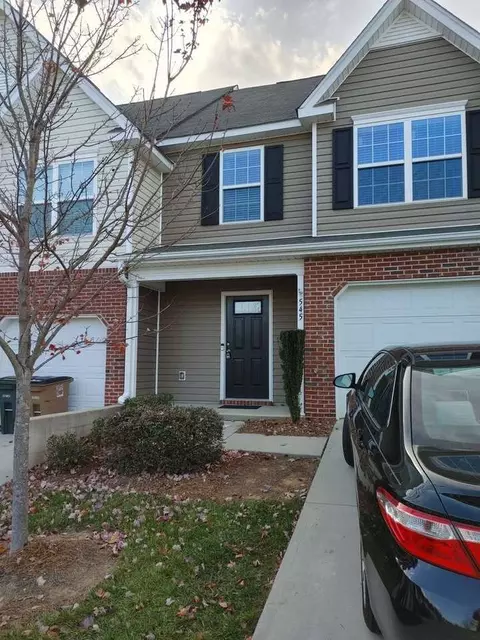 545 Song Sparrow Ln, Greensboro, NC 27409