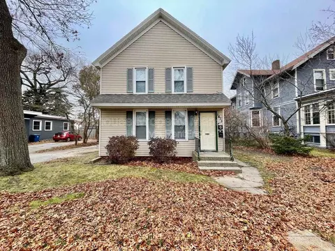1633 Peck St #1, Muskegon, MI 49441