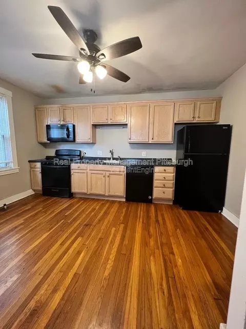 5735 Phillips Ave #1, Pittsburgh, PA 15217