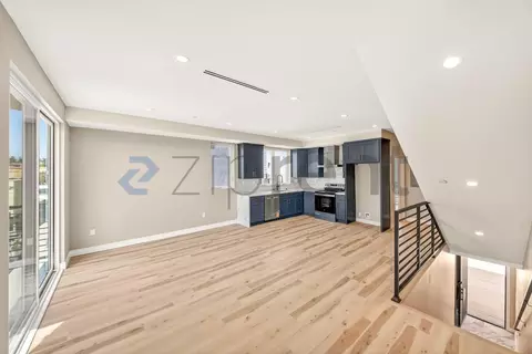 227 N Burlington Ave #2, Los Angeles, CA 90026