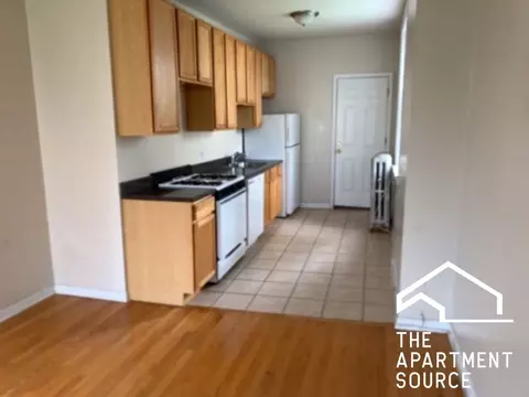 3928 N Pine Grove Ave #3E, Chicago, IL 60613