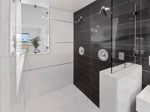 100 S Venice Blvd #9, Los Angeles, CA 90291