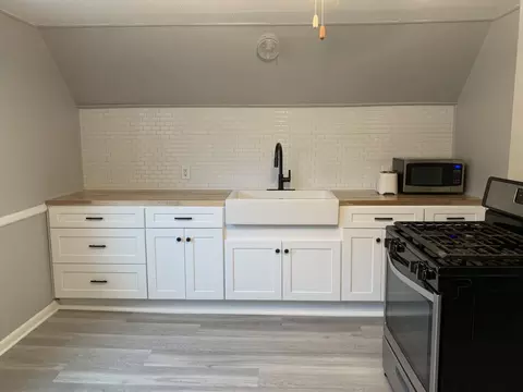 921 Court St #UPPER, Saint Joseph, MI 49085