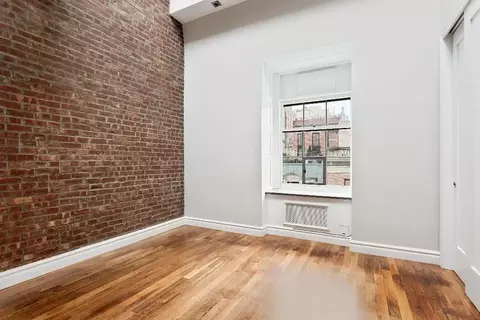 9 E 75th St #4G, New York, NY 10021