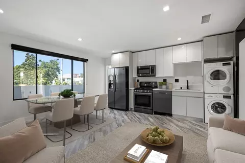 955 N Oxford Ave #5, Los Angeles, CA 90029