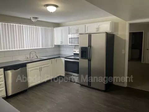 480 W 10th St, Loveland, CO 80537