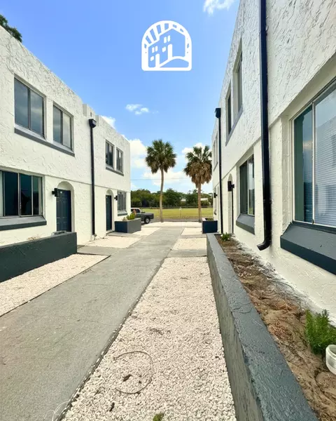 3245 Bourbon Aly W, Jacksonville, FL 32277