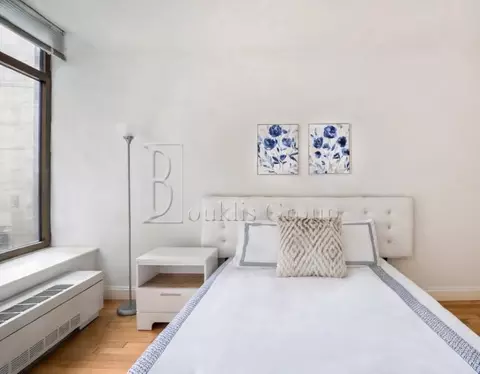 110 Pearl St #10R, New York, NY 10005