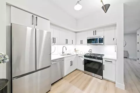95 Wall St #1219, New York, NY 10005