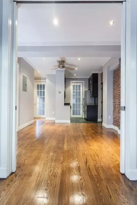 338 E 100th St #1B, New York, NY 10029