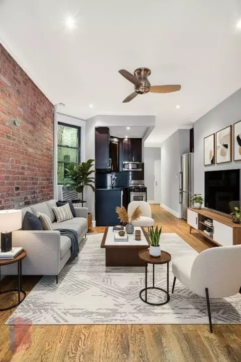 250 Mott St #16, New York, NY 10012