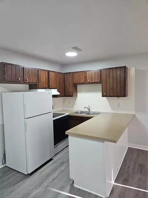 515 Green Valley Dr #17, Mount Vernon, IN 47620