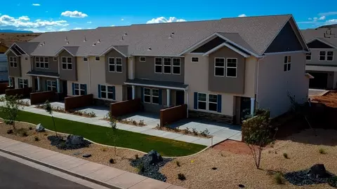 1184 E Bulloch St #3, Washington, UT 84780