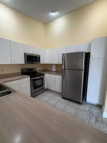 10020 Country Brook Rd, Boca Raton, FL 33428