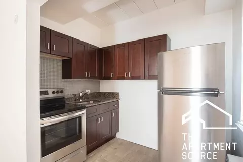 1360 W Touhy Ave #202, Chicago, IL 60626