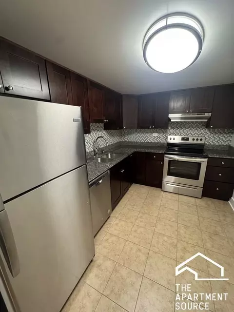 525 N Quentin Rd #204, Palatine, IL 60067