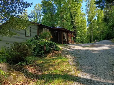 24 Dogwood Ln #A, Clayton, GA 30525