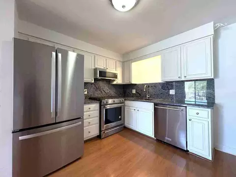 86 Beacon St, Lawrence, MA 01843