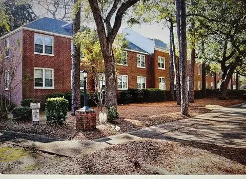 2940 Oleander Dr, Wilmington, NC 28403