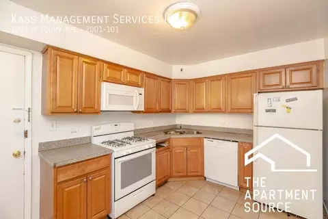 2001 W Touhy Ave #101, Chicago, IL 60645