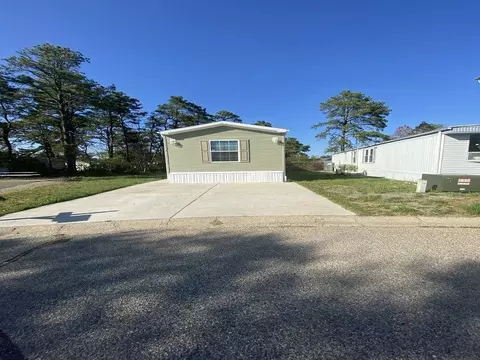7 Teal Ct, Whiting, NJ 08759