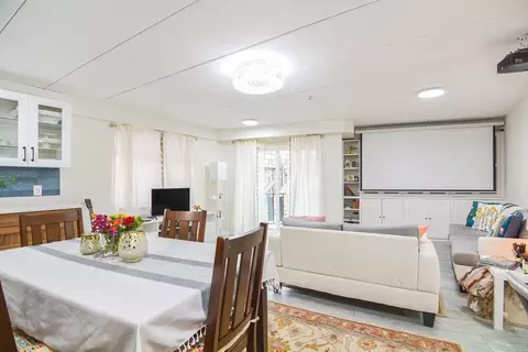 54 Concord Ave #102, Cambridge, MA 02138