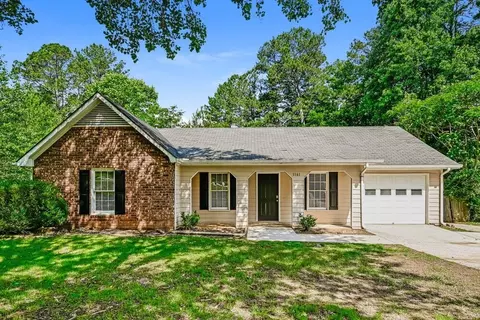 1161 Salisbury Trl, Riverdale, GA 30296