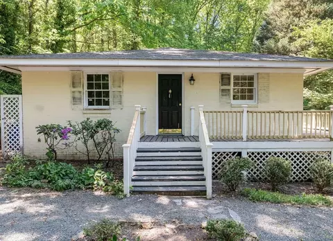 1209 Roosevelt Dr, Chapel Hill, NC 27514
