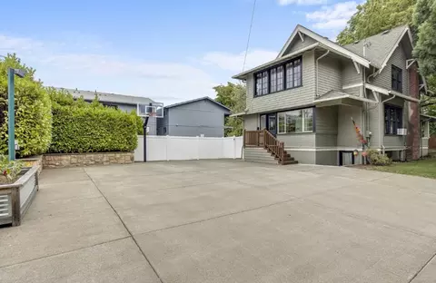 744 SW 14th St, Corvallis, OR 97333