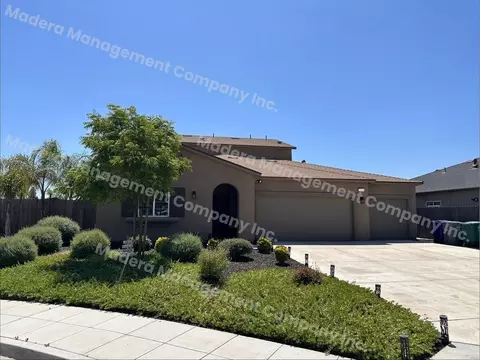 Spacious North Madera Area Executive Home, Madera, CA 93637