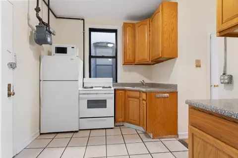 61 E 3rd St, New York, NY 10003