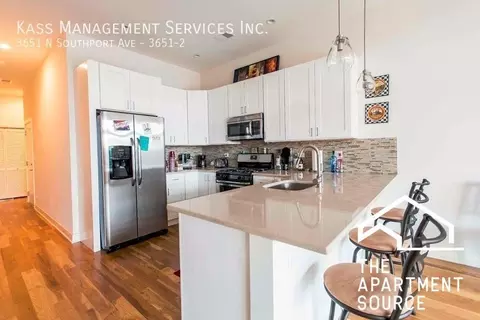 3651 N Southport Ave #2, Chicago, IL 60613