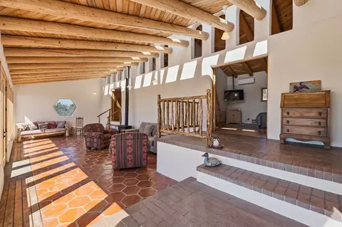 98 Woods Loop, Santa Fe, NM 87505