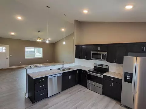 12124 12126 W Shadow Lakes St #12124, Wichita, KS 67205