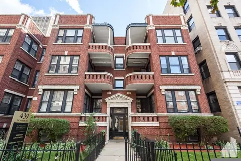 439 W Melrose St #41-2A, Chicago, IL 60657