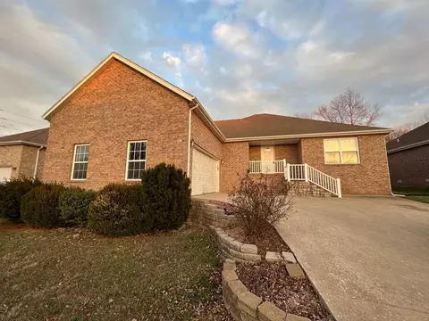 1116 N Arlington St, Nixa, MO 65714