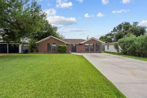 1421 16th Ave N, Texas City, TX 77590