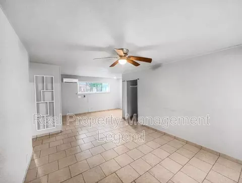 4029 Mather Ct, Cockrell Hill, TX 75211
