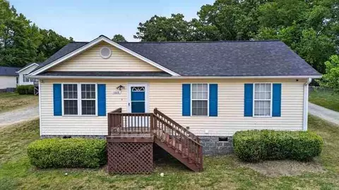 1608 Mcpherson St, Greensboro, NC 27405