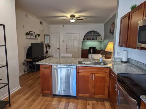 860 N Orange Ave, Orlando, FL 32801