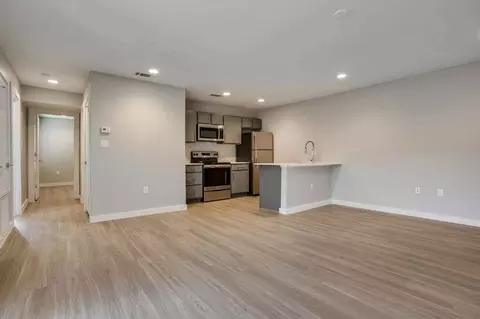 3328 Cedarplaza Ln, Dallas, TX 75235