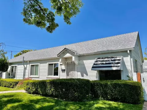 2704 N Hunter St, Stockton, CA 95204