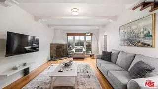 9904 Robbins Dr, Beverly Hills, CA 90212