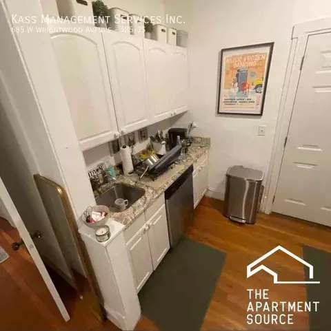 685 W Wrightwood Ave #3S, Chicago, IL 60614