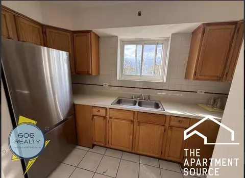 5758 W 35th St #305, Cicero, IL 60804