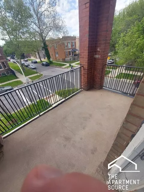 245 N Mason Ave #2, Chicago, IL 60644