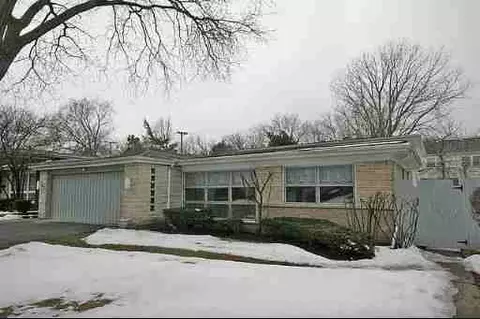 237 Sunset Dr #NA, Wilmette, IL 60091