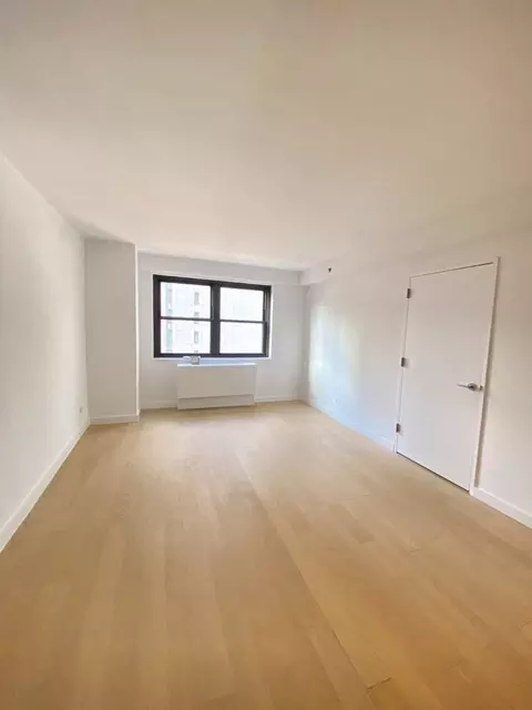 222 E 39th St #10C, New York, NY 10016